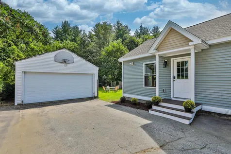121 Bailey Avenue Manchester NH 03104
