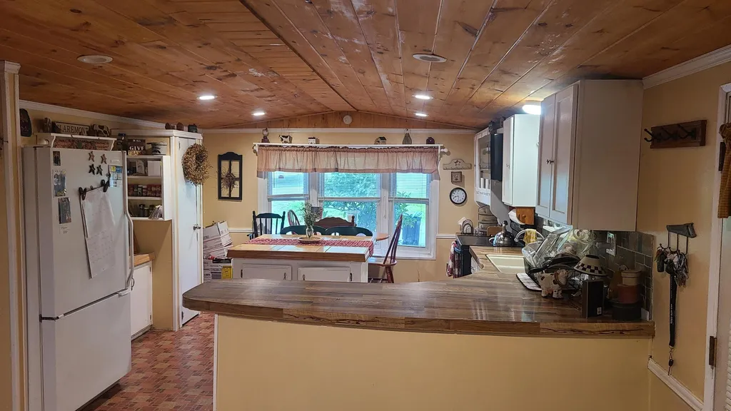 3 Lisa Place Claremont NH 03743