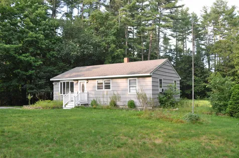 30 Old Fremont Road Raymond NH 03077