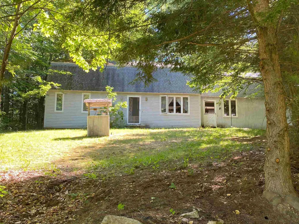 394 Stage Road Nottingham NH 03291