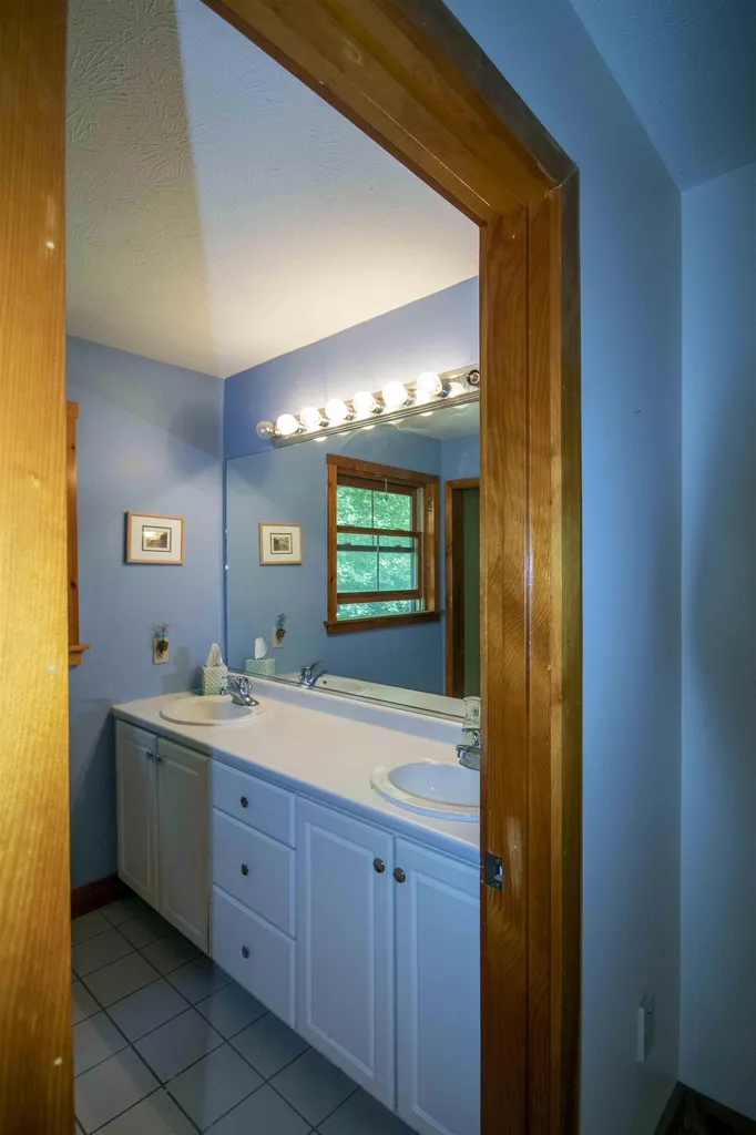15 Kelley Road Londonderry NH 03053