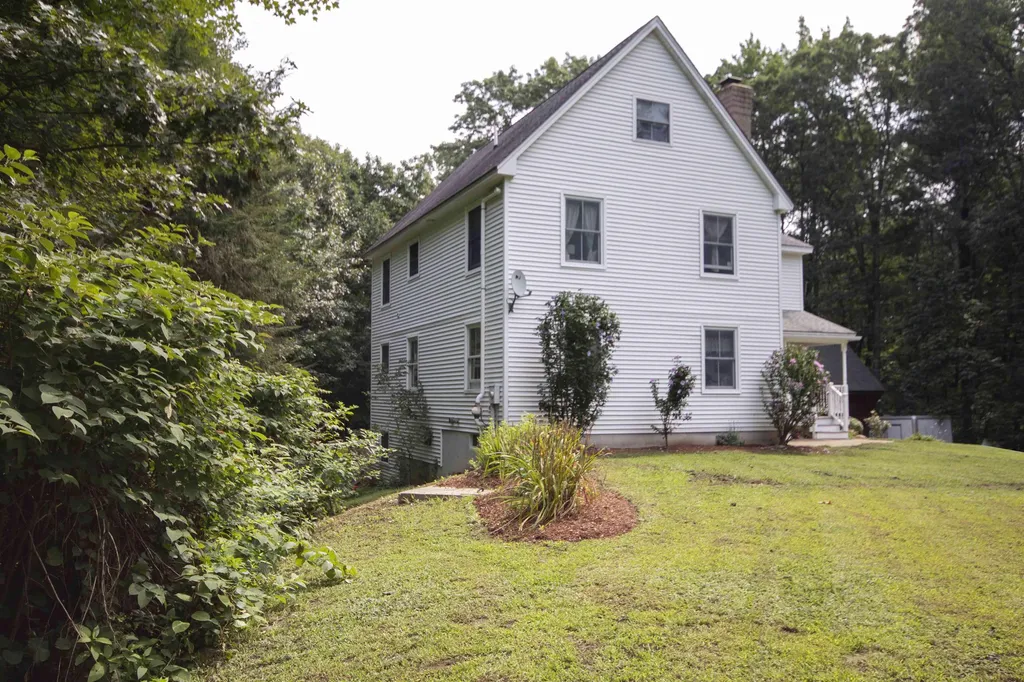 15 Kelley Road Londonderry NH 03053
