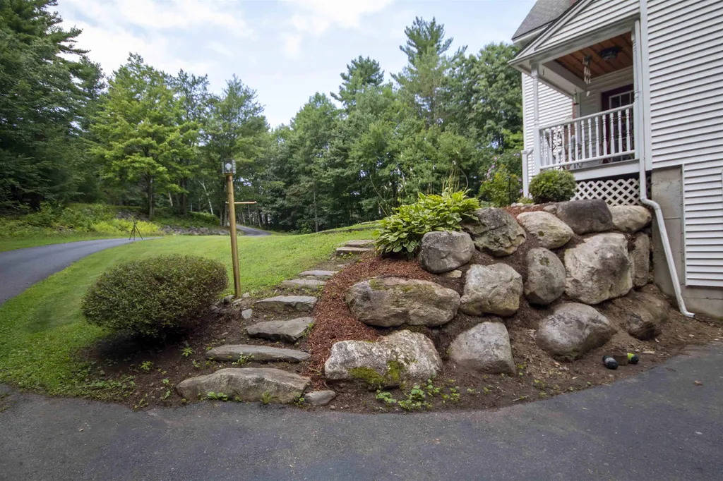 15 Kelley Road Londonderry NH 03053