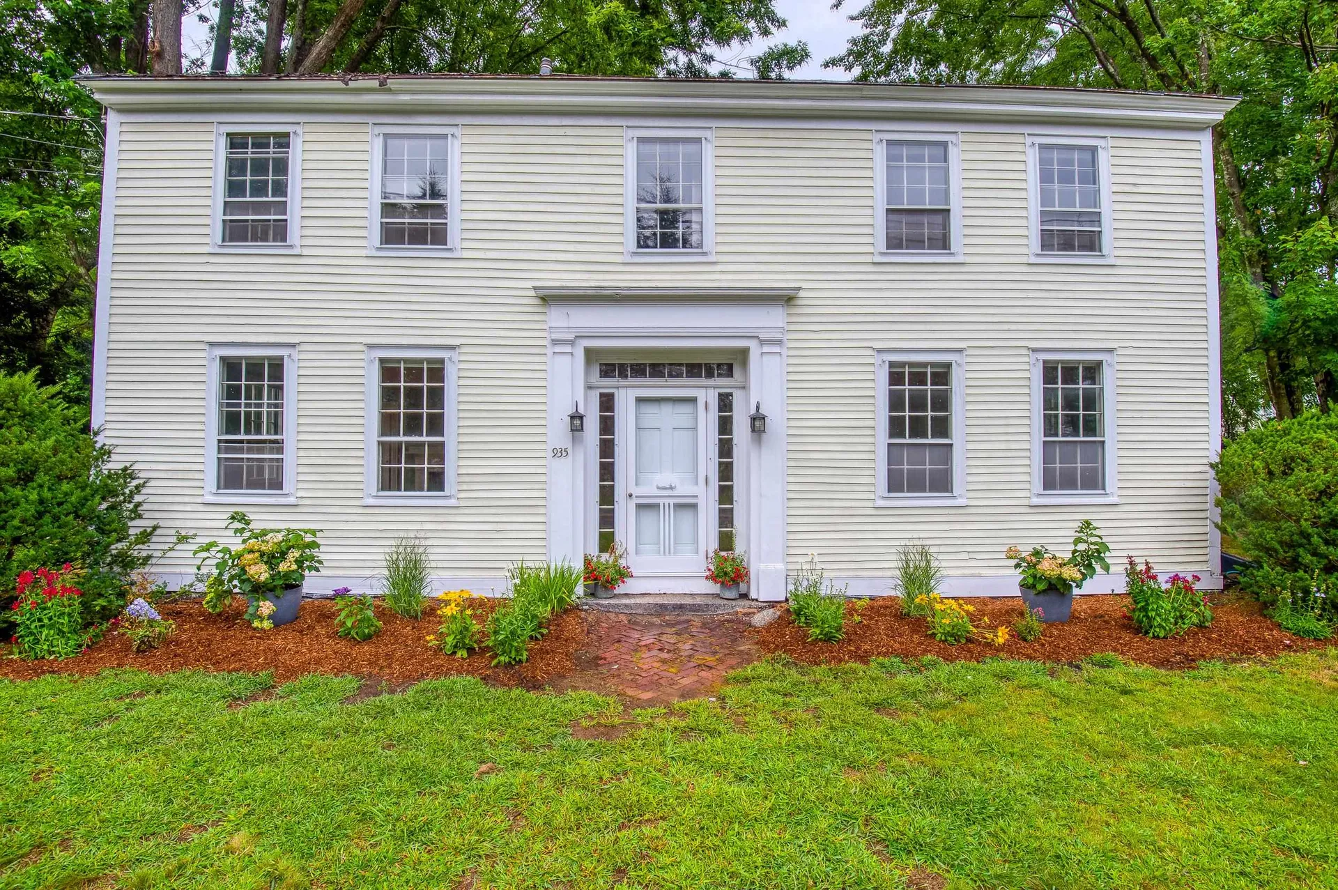 935 Quincy Road Rumney NH 03266