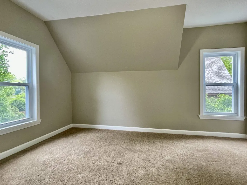 4 Laurel Street Derry NH 03038