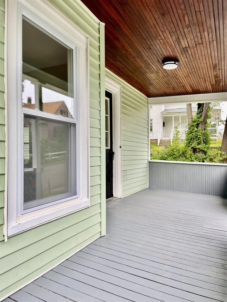 4 Laurel Street Derry NH 03038