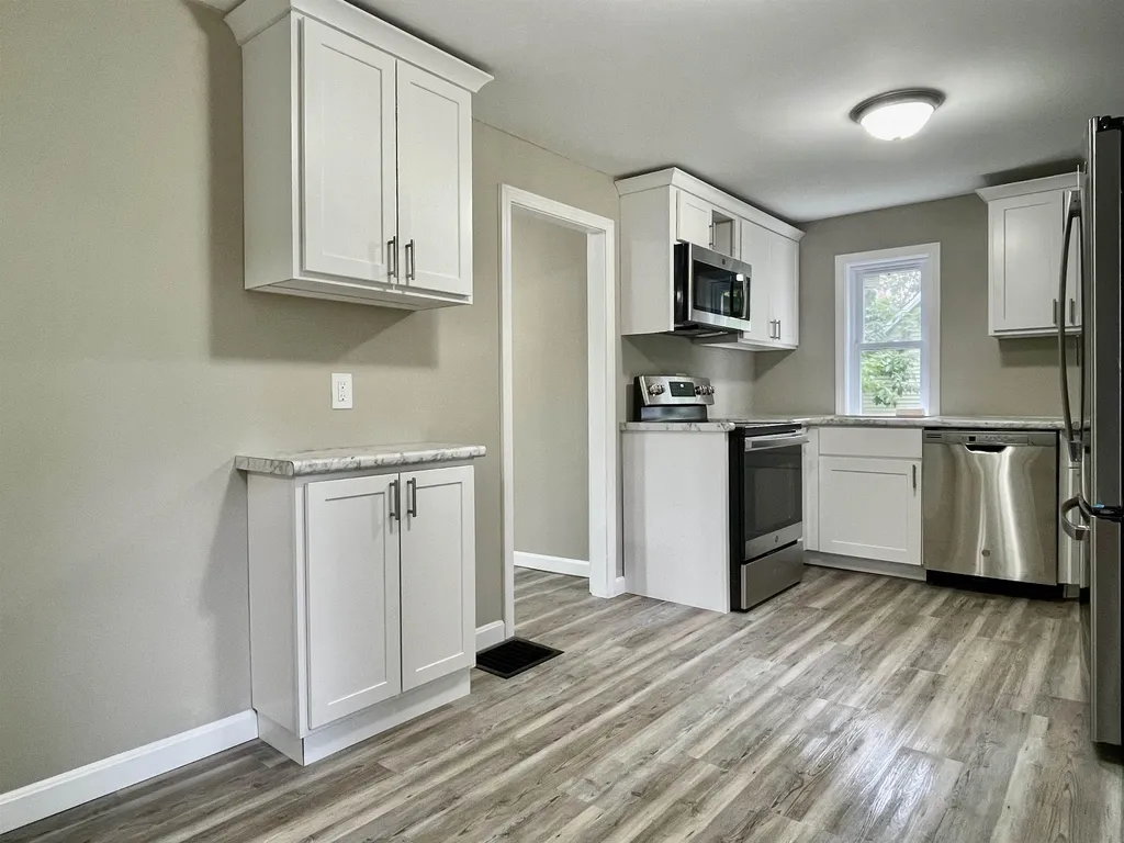 4 Laurel Street Derry NH 03038