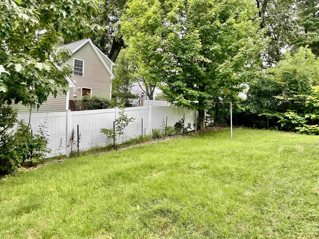 4 Laurel Street Derry NH 03038
