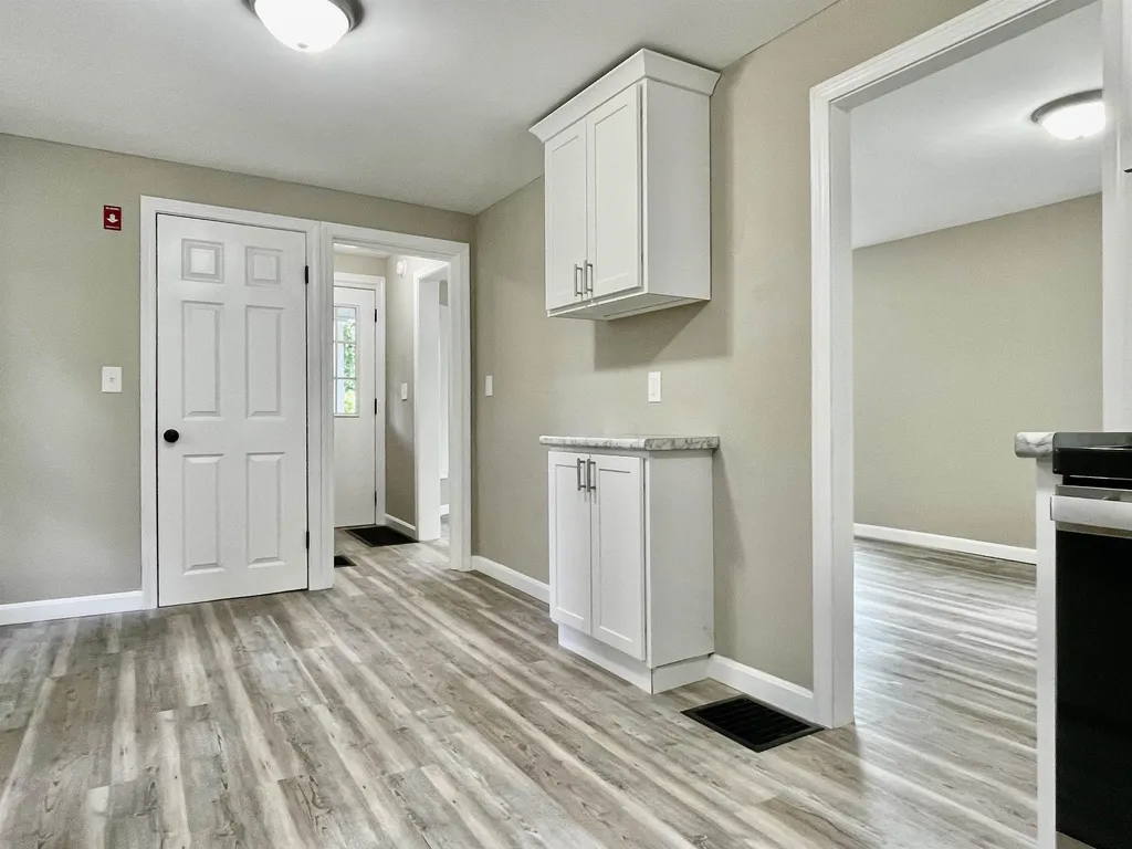 4 Laurel Street Derry NH 03038