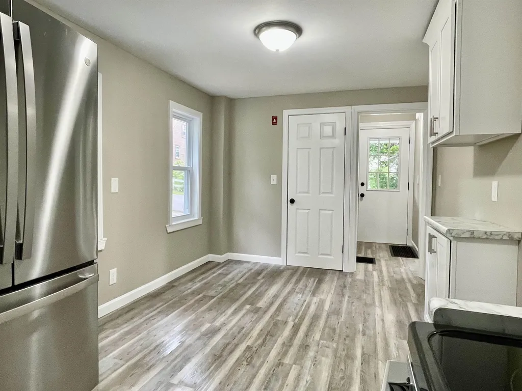 4 Laurel Street Derry NH 03038