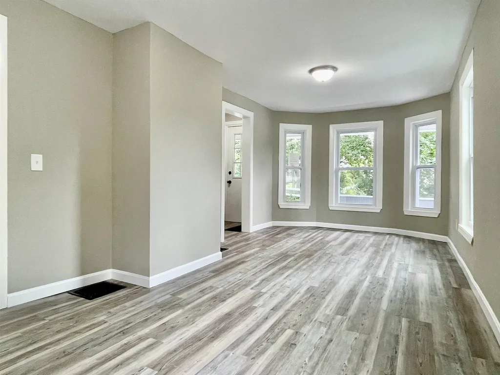 4 Laurel Street Derry NH 03038