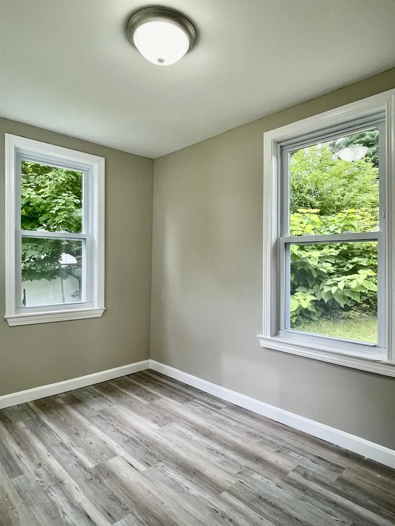 4 Laurel Street Derry NH 03038