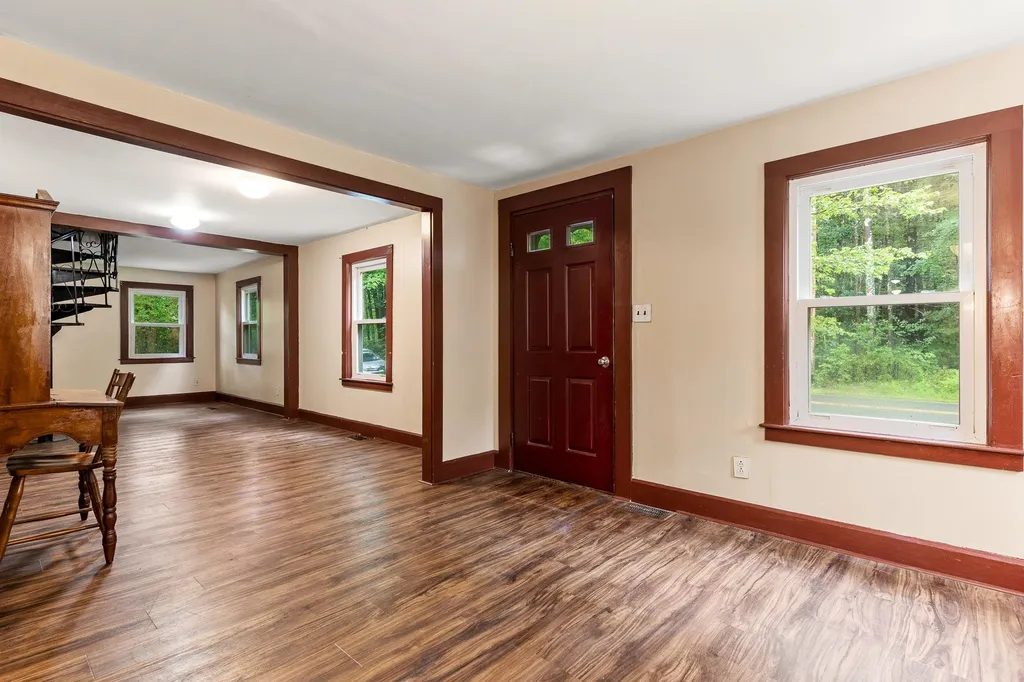 11 Derry Lane Hudson NH 03051
