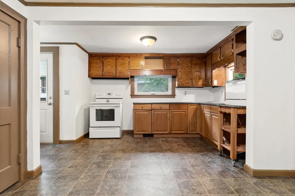 11 Derry Lane Hudson NH 03051