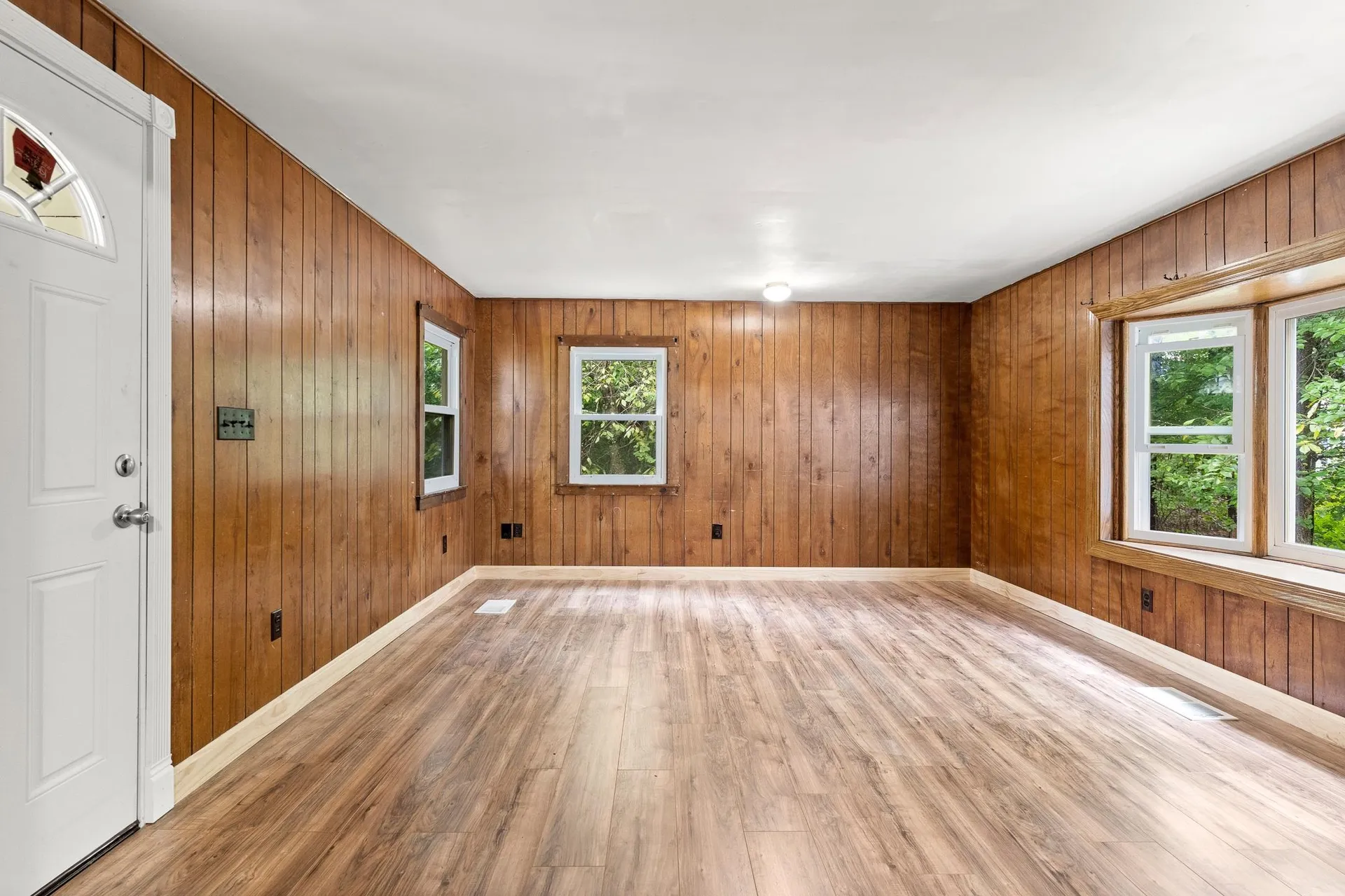 11 Derry Lane Hudson NH 03051