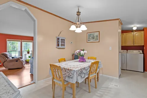 8 Welch Lane Raymond NH 03077