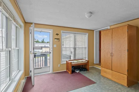 8 Welch Lane Raymond NH 03077