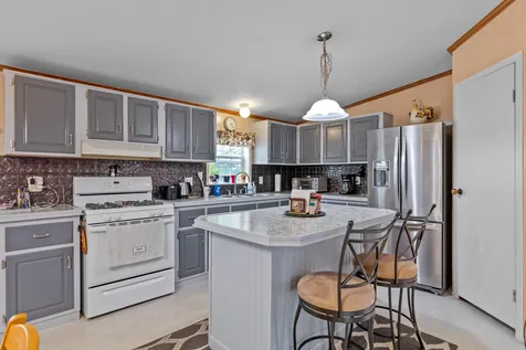 8 Welch Lane Raymond NH 03077
