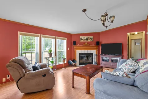 8 Welch Lane Raymond NH 03077