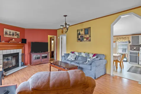 8 Welch Lane Raymond NH 03077