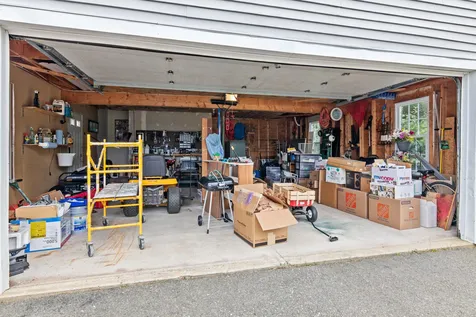 8 Welch Lane Raymond NH 03077