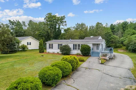 8 Welch Lane Raymond NH 03077
