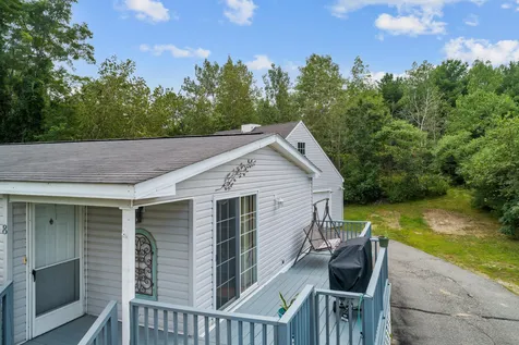 8 Welch Lane Raymond NH 03077