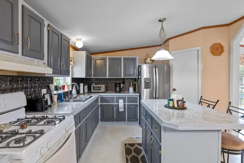 8 Welch Lane Raymond NH 03077