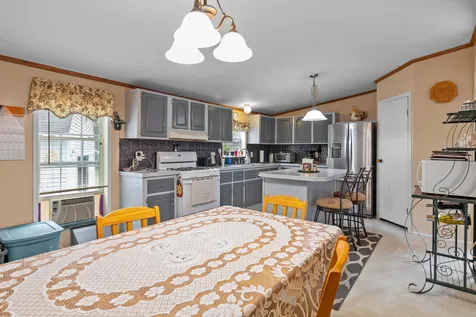 8 Welch Lane Raymond NH 03077