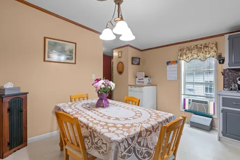 8 Welch Lane Raymond NH 03077