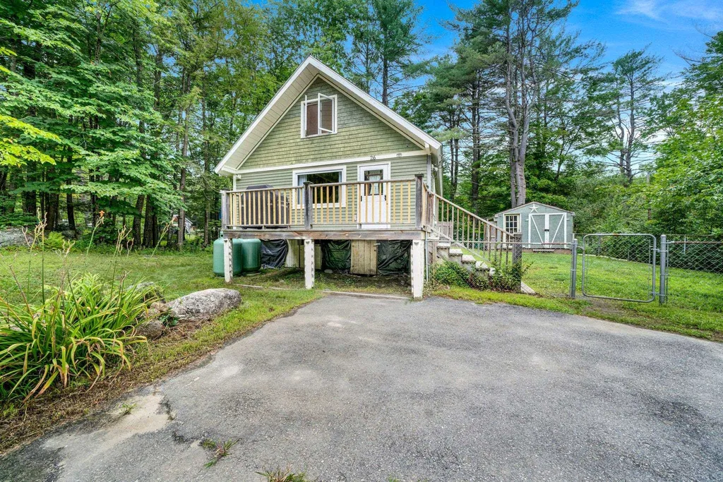 26 Gould Pond Road Hillsborough NH 03244
