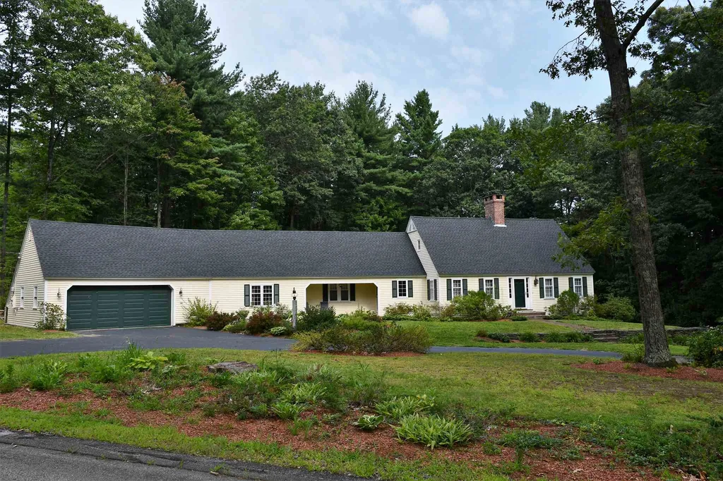 41 Indian Rock Road Nashua NH 03063