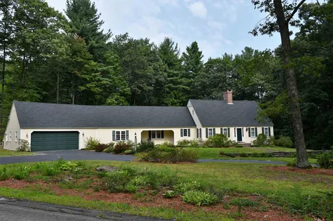 41 Indian Rock Road Nashua NH 03063
