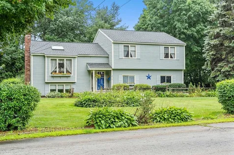 9 Plaza Avenue Hudson NH 03051