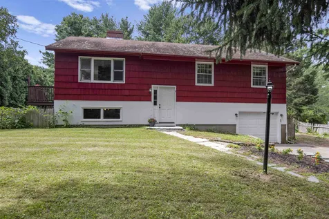 8 Walnut Avenue North Hampton NH 03862