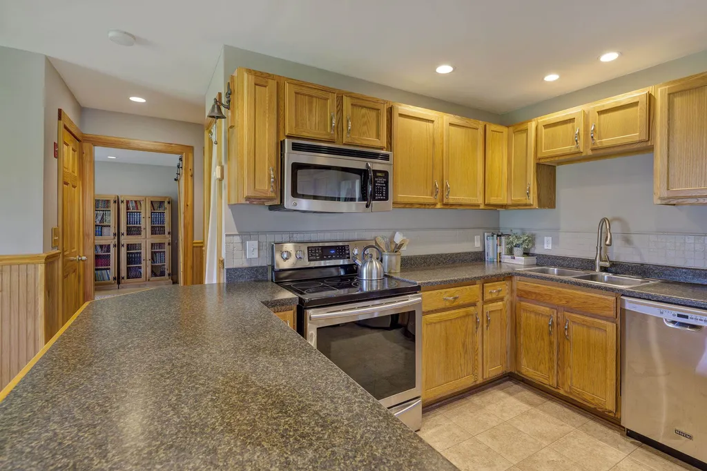 34 Courtland Drive Danbury NH 03230