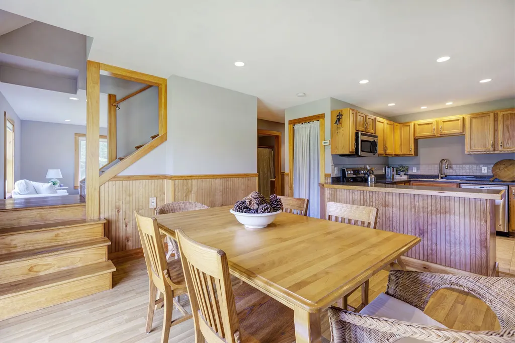 34 Courtland Drive Danbury NH 03230