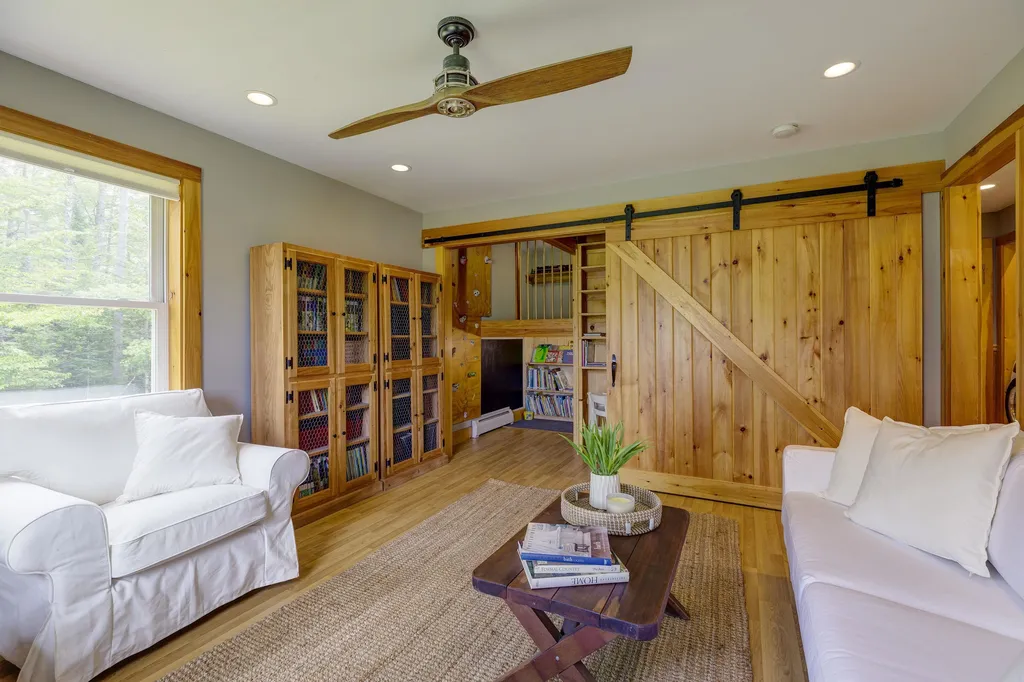 34 Courtland Drive Danbury NH 03230