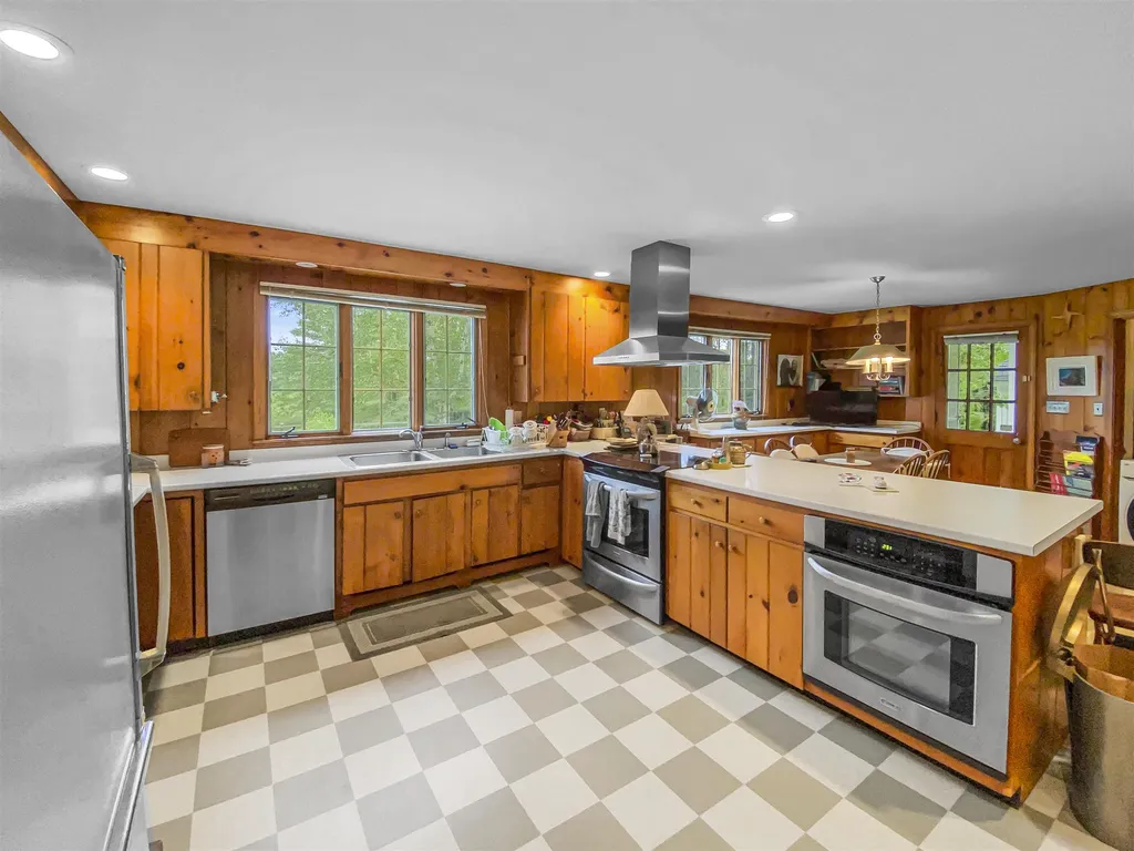 10 Meadow Lane Hanover NH 03755