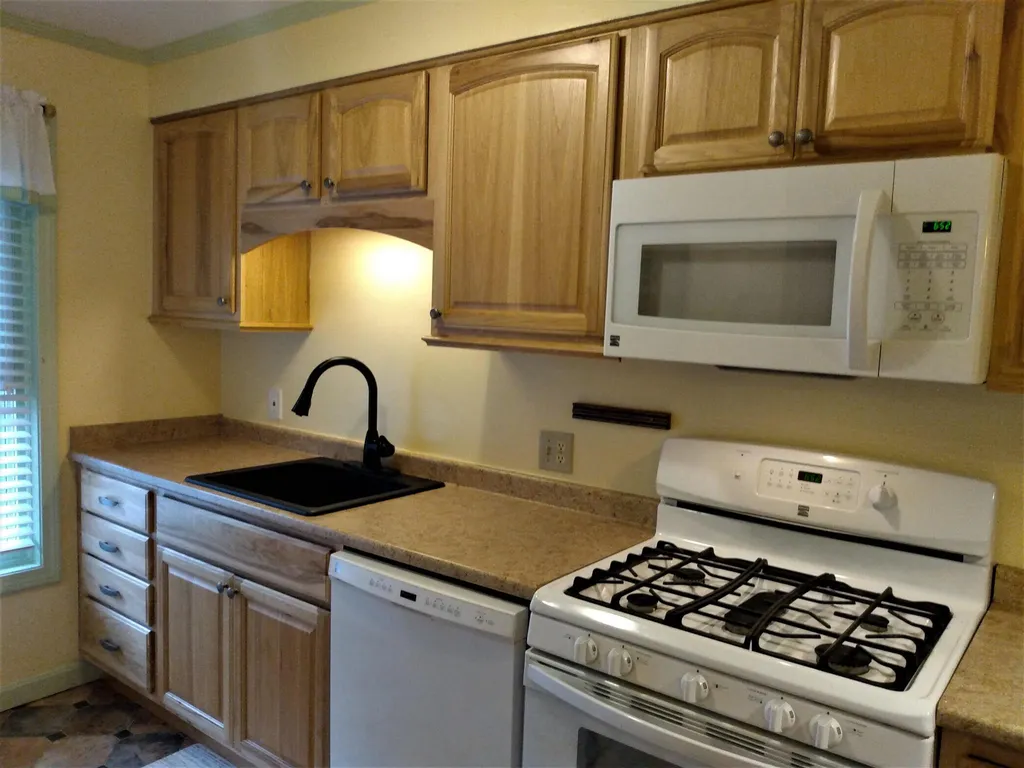 33 Marsten Lane Enfield NH 03748