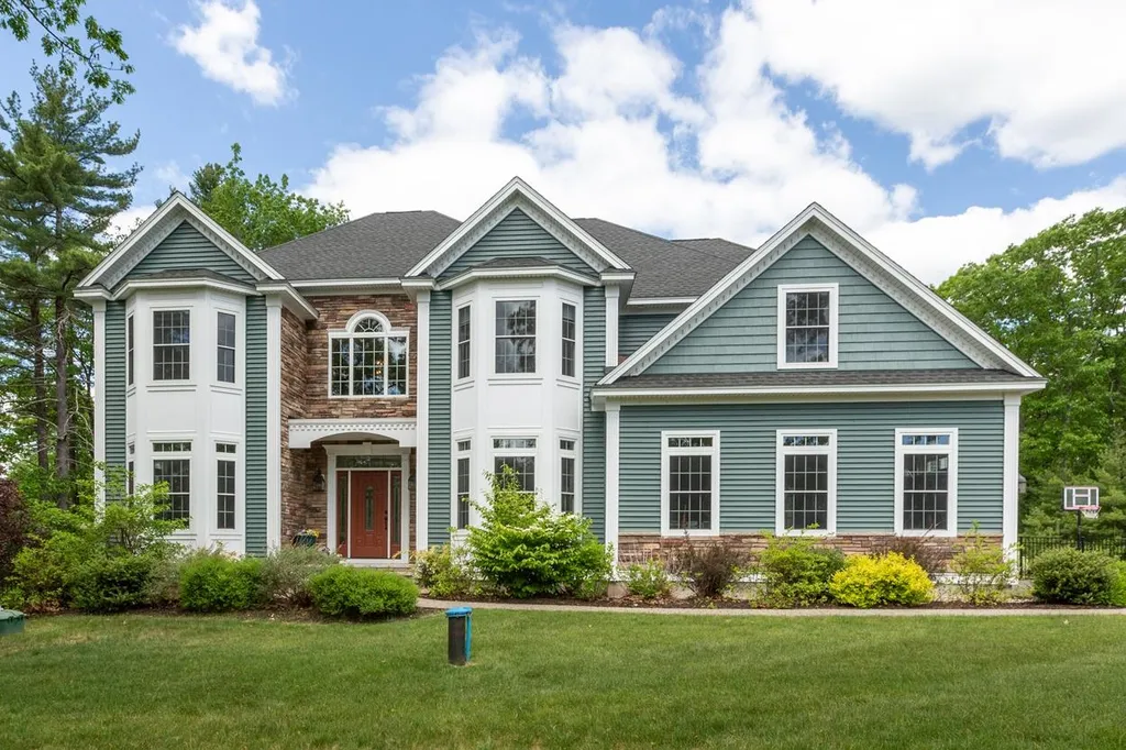29 London Bridge Road Windham NH 03087