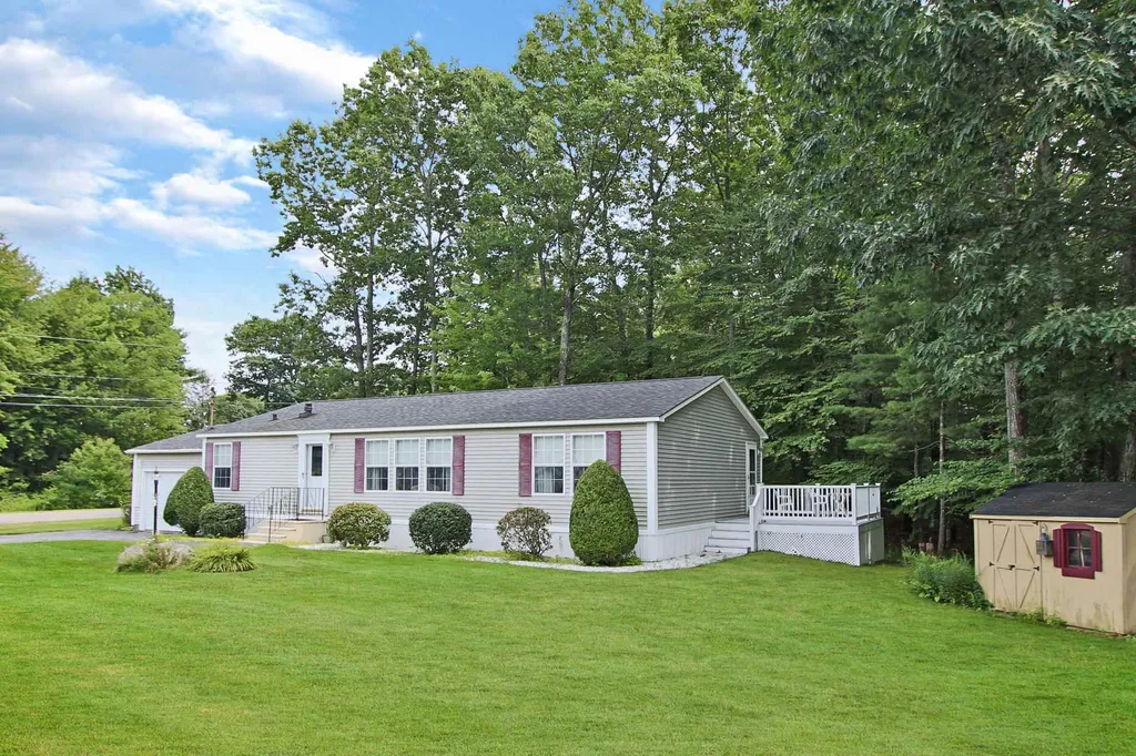 107 Ledgewood Drive Hampstead NH 03841