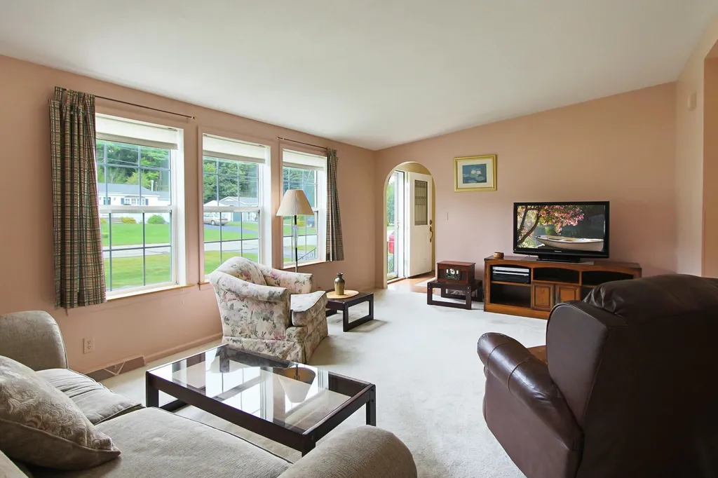 107 Ledgewood Drive Hampstead NH 03841