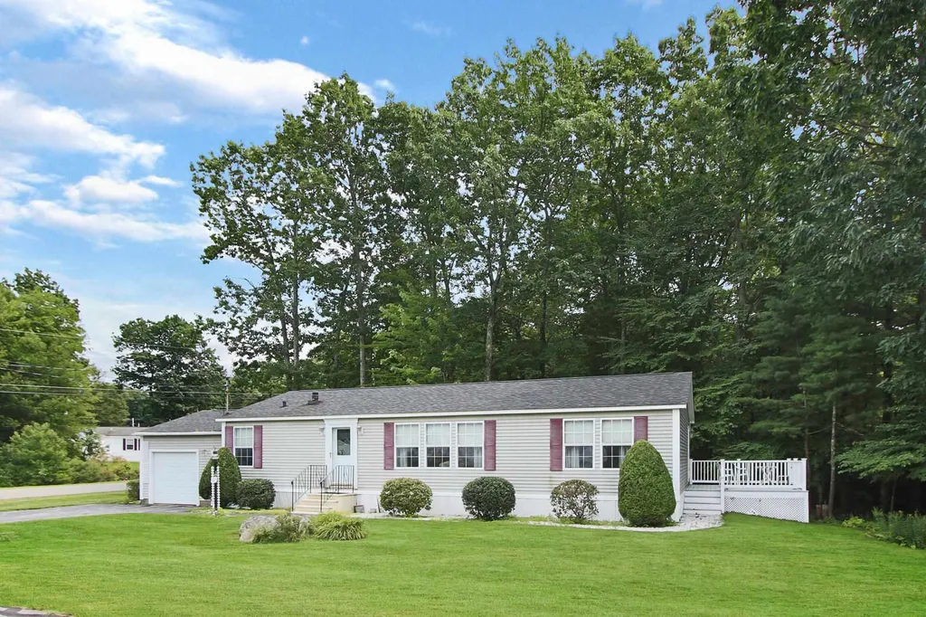 107 Ledgewood Drive Hampstead NH 03841