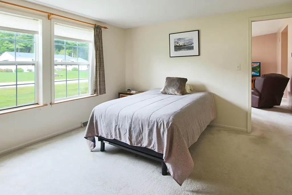 107 Ledgewood Drive Hampstead NH 03841