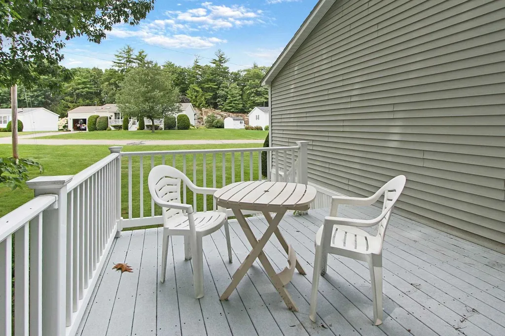 107 Ledgewood Drive Hampstead NH 03841