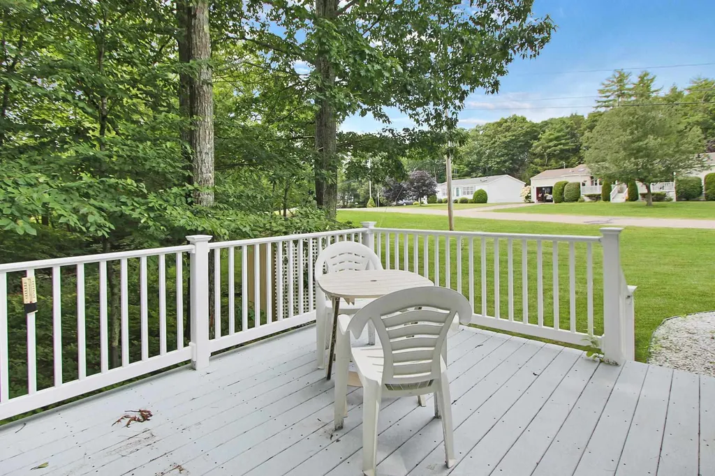 107 Ledgewood Drive Hampstead NH 03841