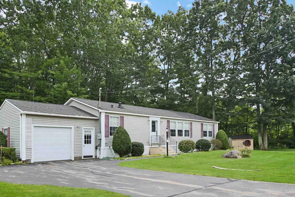 107 Ledgewood Drive Hampstead NH 03841