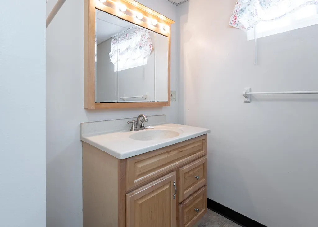 4 Bruce Street Nashua NH 03064