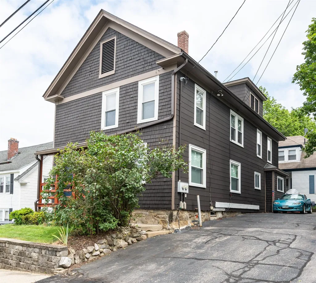 4 Bruce Street Nashua NH 03064